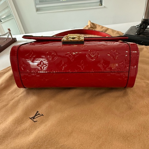 Louis Vuitton Venice Shoulder Bag Monogram Vernis: RED ♥️ - Picture 8 of 17